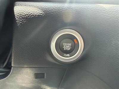 2025 Chrysler Pacifica Plug-In Hybrid Select   - Photo 31 - Dallas, TX 75252
