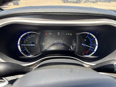 2025 Chrysler Pacifica Plug-In Hybrid Select   - Photo 27 - Dallas, TX 75252