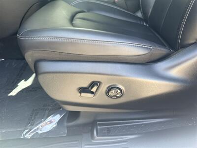 2025 Chrysler Pacifica Plug-In Hybrid Select   - Photo 20 - Dallas, TX 75252