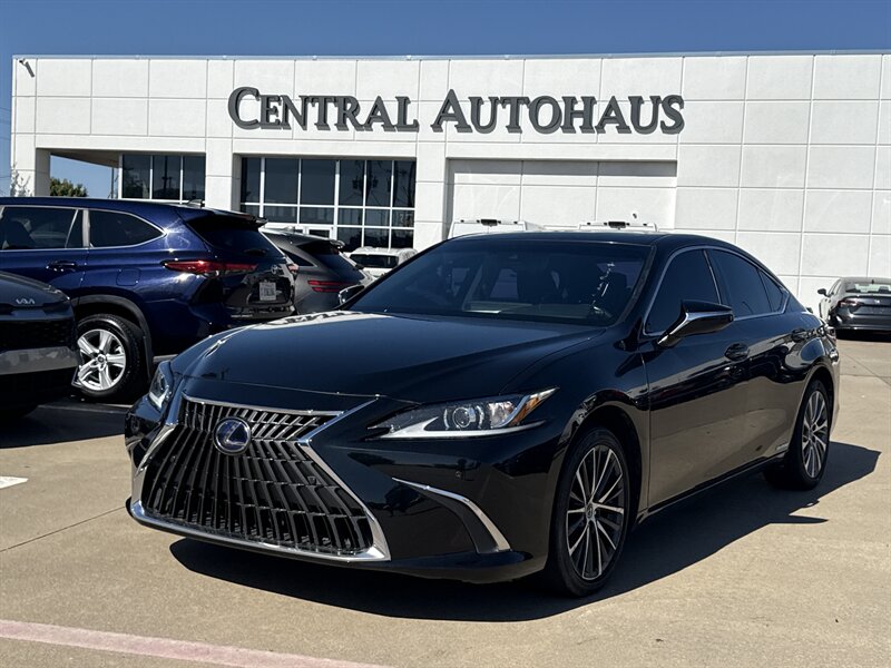 2022 Lexus ES Hybrid 300h