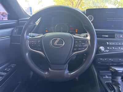 2022 Lexus ES 300h   - Photo 24 - Dallas, TX 75252