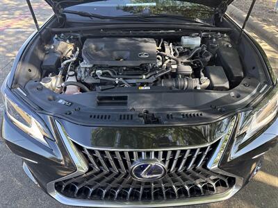 2022 Lexus ES 300h   - Photo 37 - Dallas, TX 75252