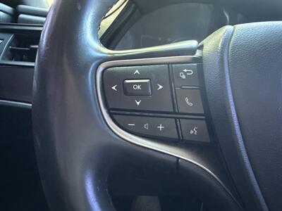 2022 Lexus ES 300h   - Photo 25 - Dallas, TX 75252