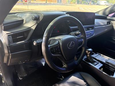 2022 Lexus ES 300h   - Photo 20 - Dallas, TX 75252