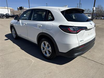 2023 Honda HR-V LX   - Photo 8 - Dallas, TX 75252