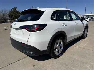 2023 Honda HR-V LX   - Photo 7 - Dallas, TX 75252