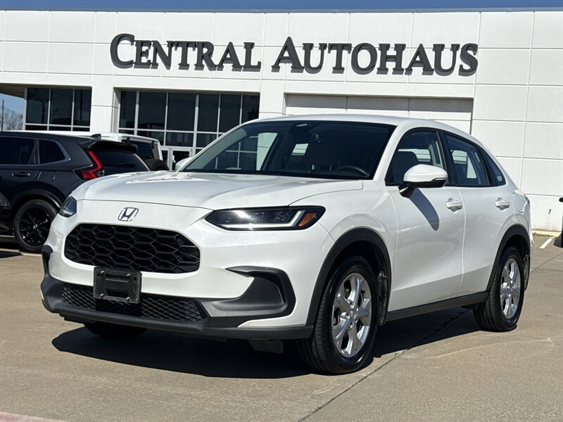 2023 Honda HR-V LX   - Photo 1 - Dallas, TX 75252