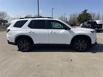 2023 Honda Pilot Sport   - Photo 8 - Dallas, TX 75252