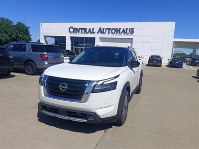 2022 Nissan Pathfinder SL   - Photo 1 - Dallas, TX 75252