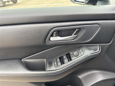 2025 Nissan Rogue SV   - Photo 11 - Dallas, TX 75252