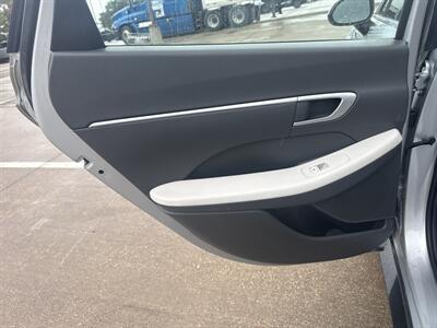 2025 Hyundai SONATA SEL   - Photo 12 - Dallas, TX 75252