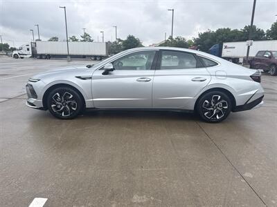 2025 Hyundai SONATA SEL   - Photo 4 - Dallas, TX 75252