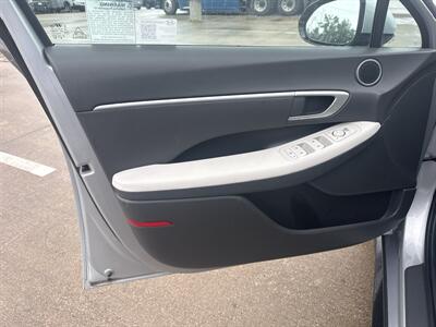 2025 Hyundai SONATA SEL   - Photo 10 - Dallas, TX 75252