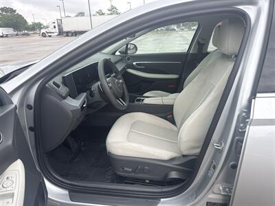 2025 Hyundai SONATA SEL   - Photo 17 - Dallas, TX 75252