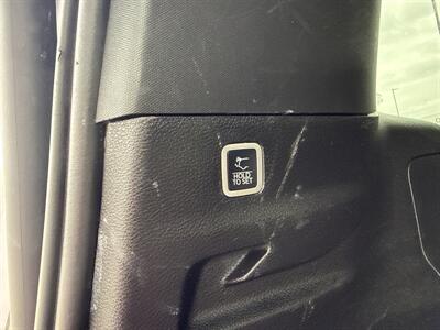 2024 Jeep Wagoneer L Series II   - Photo 17 - Dallas, TX 75252