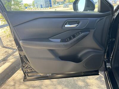2025 Nissan Rogue SV - Photo 10 - Dallas, TX 75252