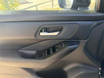 2025 Nissan Rogue SV - Photo 11 - Dallas, TX 75252