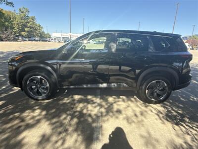 2025 Nissan Rogue SV - Photo 4 - Dallas, TX 75252