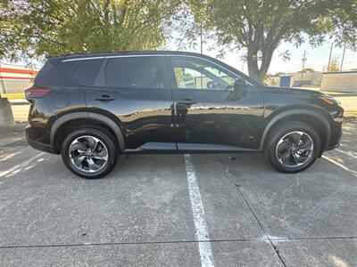 2025 Nissan Rogue SV - Photo 8 - Dallas, TX 75252