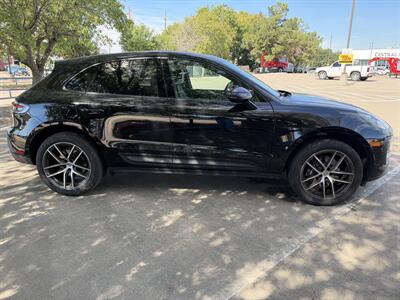 2025 Porsche Macan - Photo 8 - Dallas, TX 75252