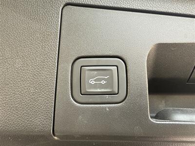 2025 Cadillac XT4 Premium Luxury   - Photo 16 - Dallas, TX 75252