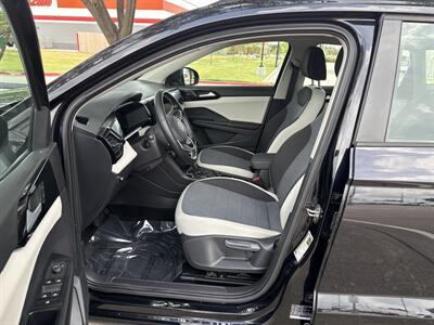2025 Volkswagen Taos S   - Photo 13 - Dallas, TX 75252