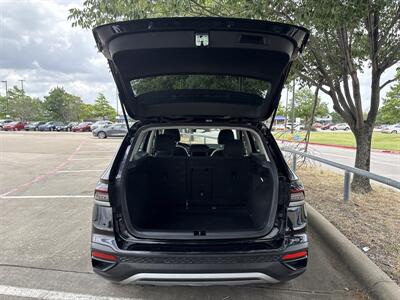 2025 Volkswagen Taos S   - Photo 16 - Dallas, TX 75252