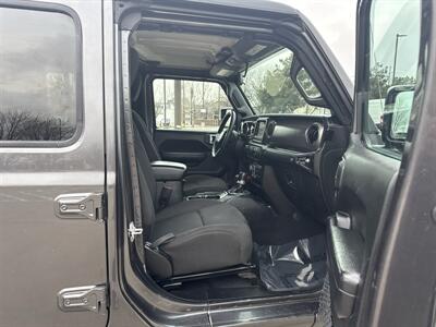 2023 Jeep Gladiator Sport   - Photo 17 - Dallas, TX 75252