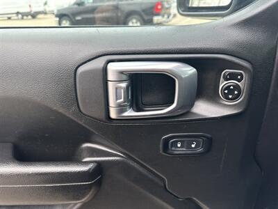 2023 Jeep Gladiator Sport   - Photo 12 - Dallas, TX 75252