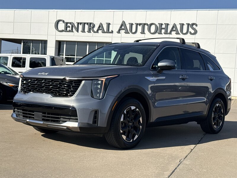 2024 Kia Sorento S   - Photo 1 - Dallas, TX 75252