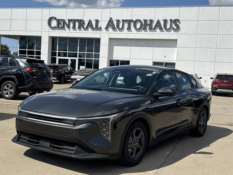 2025 Kia K4 LX  