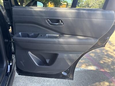 2025 Nissan Pathfinder SV   - Photo 14 - Dallas, TX 75252