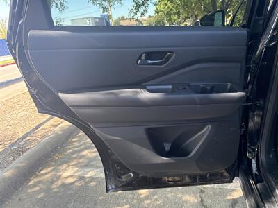 2025 Nissan Pathfinder SV   - Photo 12 - Dallas, TX 75252