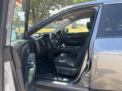 2025 Nissan Rogue SV - Photo 17 - Dallas, TX 75252