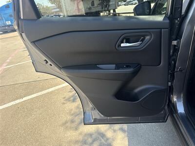 2025 Nissan Rogue SV - Photo 11 - Dallas, TX 75252