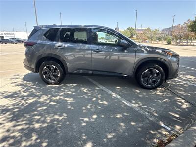 2025 Nissan Rogue SV - Photo 8 - Dallas, TX 75252