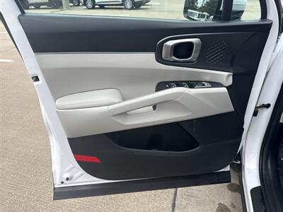 2024 Kia Sorento S   - Photo 10 - Dallas, TX 75252