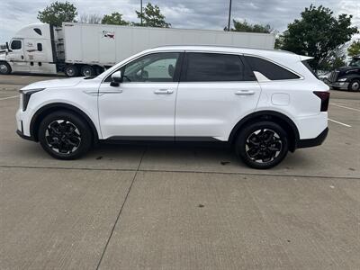 2024 Kia Sorento S   - Photo 4 - Dallas, TX 75252