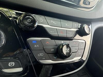 2025 Chrysler Pacifica Select   - Photo 31 - Dallas, TX 75252