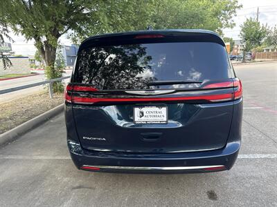 2025 Chrysler Pacifica Select   - Photo 6 - Dallas, TX 75252