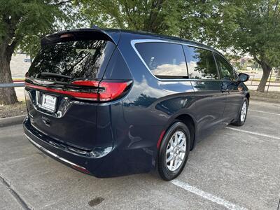 2025 Chrysler Pacifica Select   - Photo 7 - Dallas, TX 75252