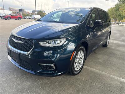 2025 Chrysler Pacifica Select   - Photo 3 - Dallas, TX 75252
