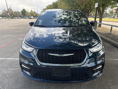 2025 Chrysler Pacifica Select   - Photo 2 - Dallas, TX 75252