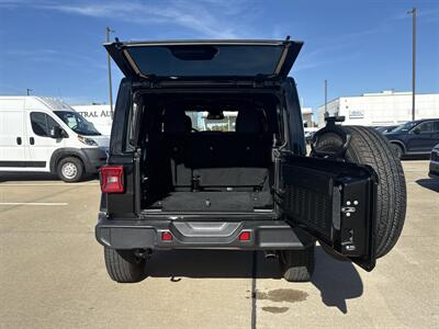 2025 Jeep Wrangler Sahara - Photo 15 - Dallas, TX 75252
