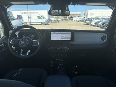 2025 Jeep Wrangler Sahara - Photo 20 - Dallas, TX 75252