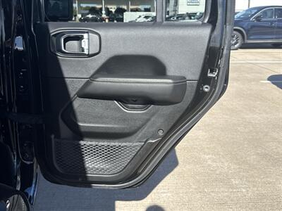 2025 Jeep Wrangler Sahara - Photo 12 - Dallas, TX 75252