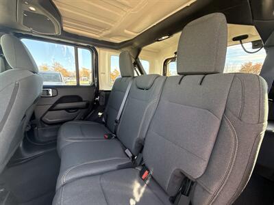 2025 Jeep Wrangler Sahara - Photo 34 - Dallas, TX 75252