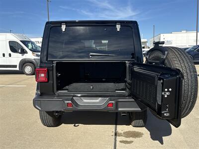 2025 Jeep Wrangler Sahara - Photo 14 - Dallas, TX 75252