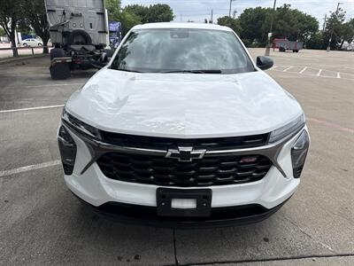2025 Chevrolet Trax RS   - Photo 2 - Dallas, TX 75252