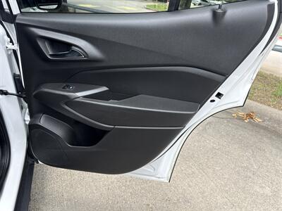 2025 Chevrolet Trax RS   - Photo 21 - Dallas, TX 75252